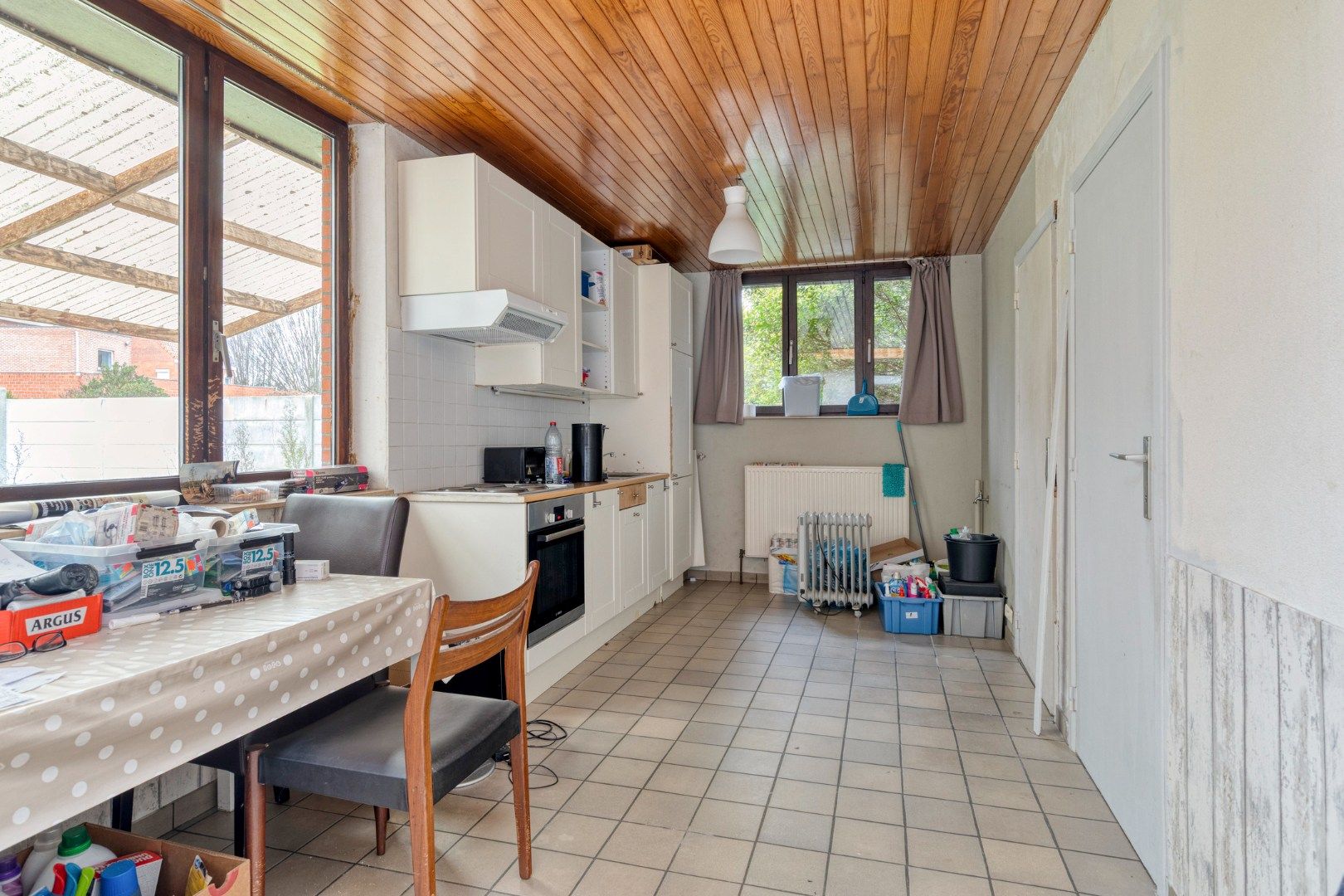 Op te knappen woning in het centrum van Mol met parkeerplaats !  foto 8