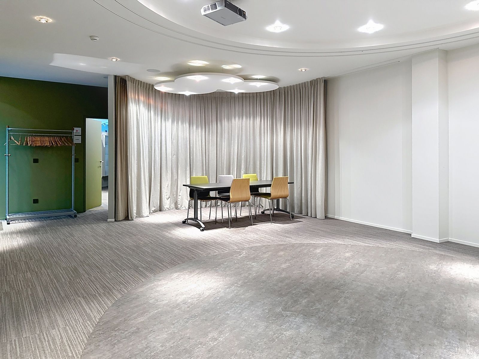 Centraal gelegen handelsruimte in levendig Aartselaar foto 7