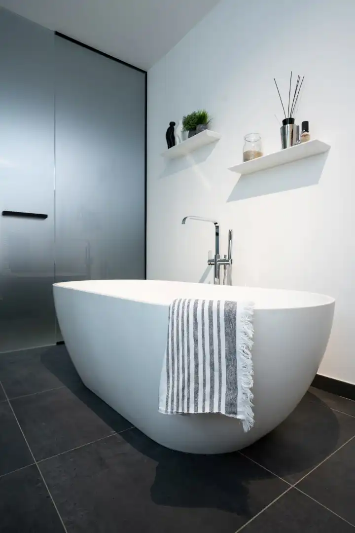 Luxueus afgewerkt gelijkvloers appartement foto 9