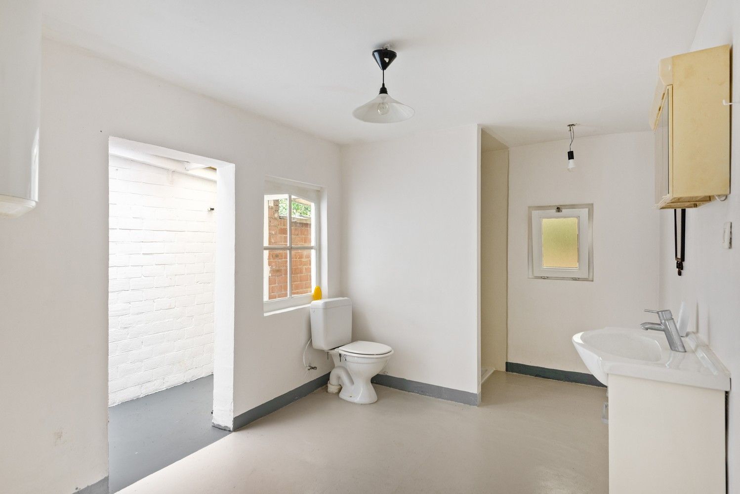Leuke, te renoveren woning met 2 slaapkamers in het centrum van Duffel foto 7