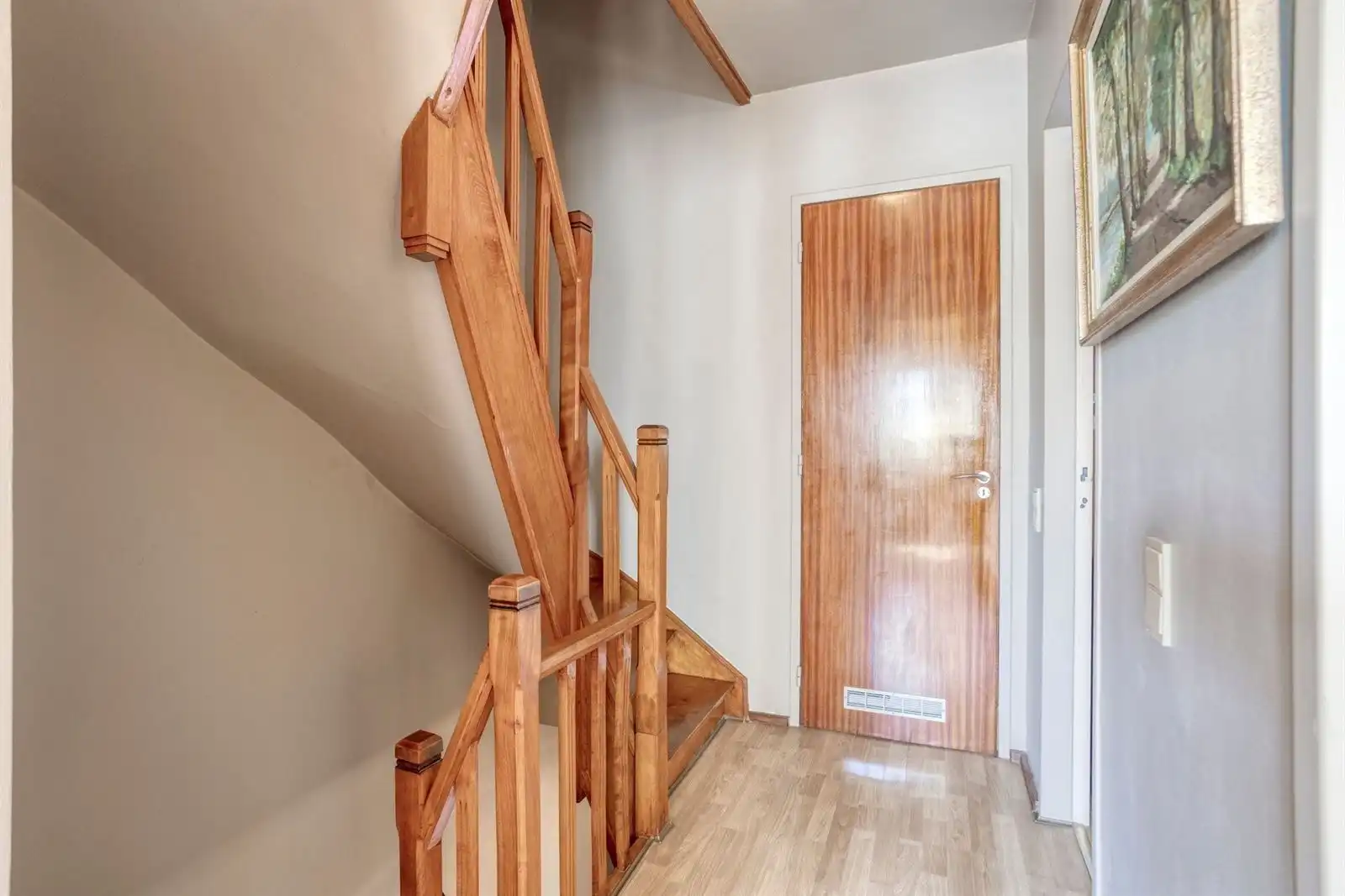 Zeer goed onderhouden woning met 3 slaapkamers, bureau + prive staanplaats  foto 17