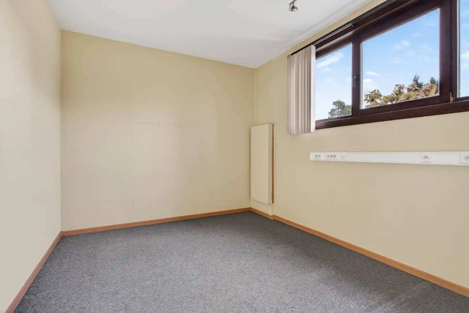 Ruime gelijkvloerse woning met veel potentieel op rustige ligging in Mol foto 23