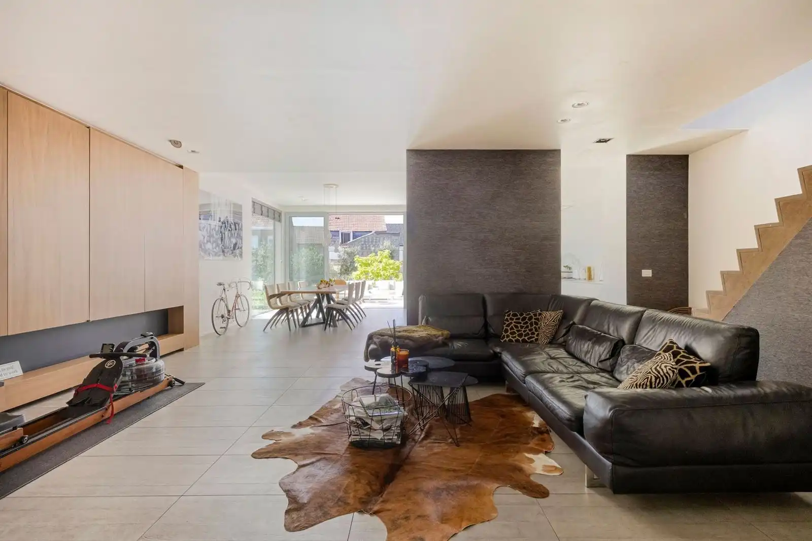 Ruime woning met 4 slaapkamers en bureau te koop foto 4