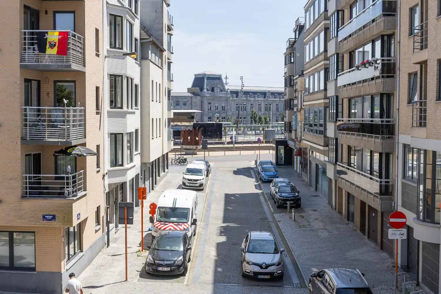 Ruim drie slaapkamer hoek-appartement op centrale ligging! foto 6