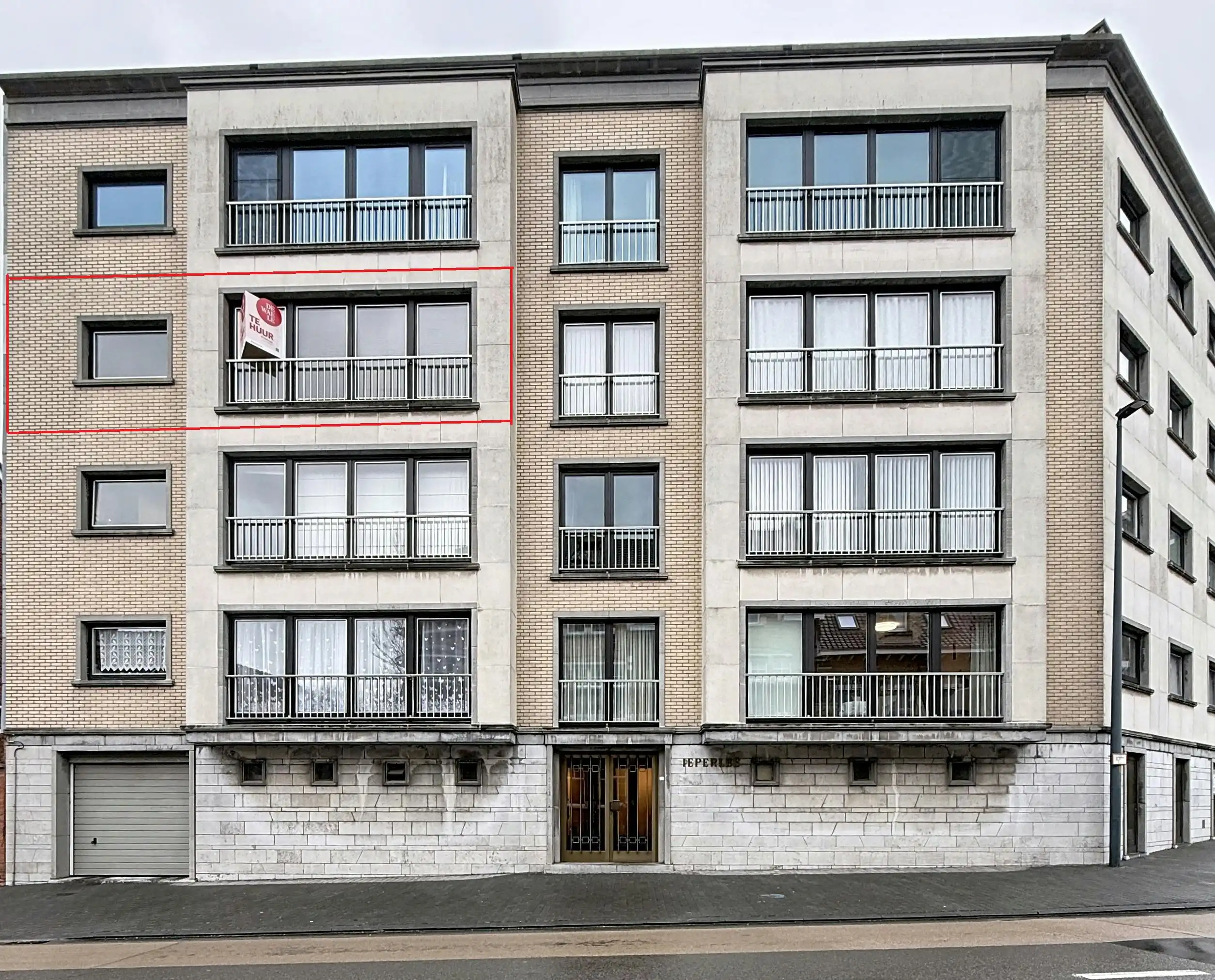 Appartement met drie kamers en garage te koop in Ieper foto 16