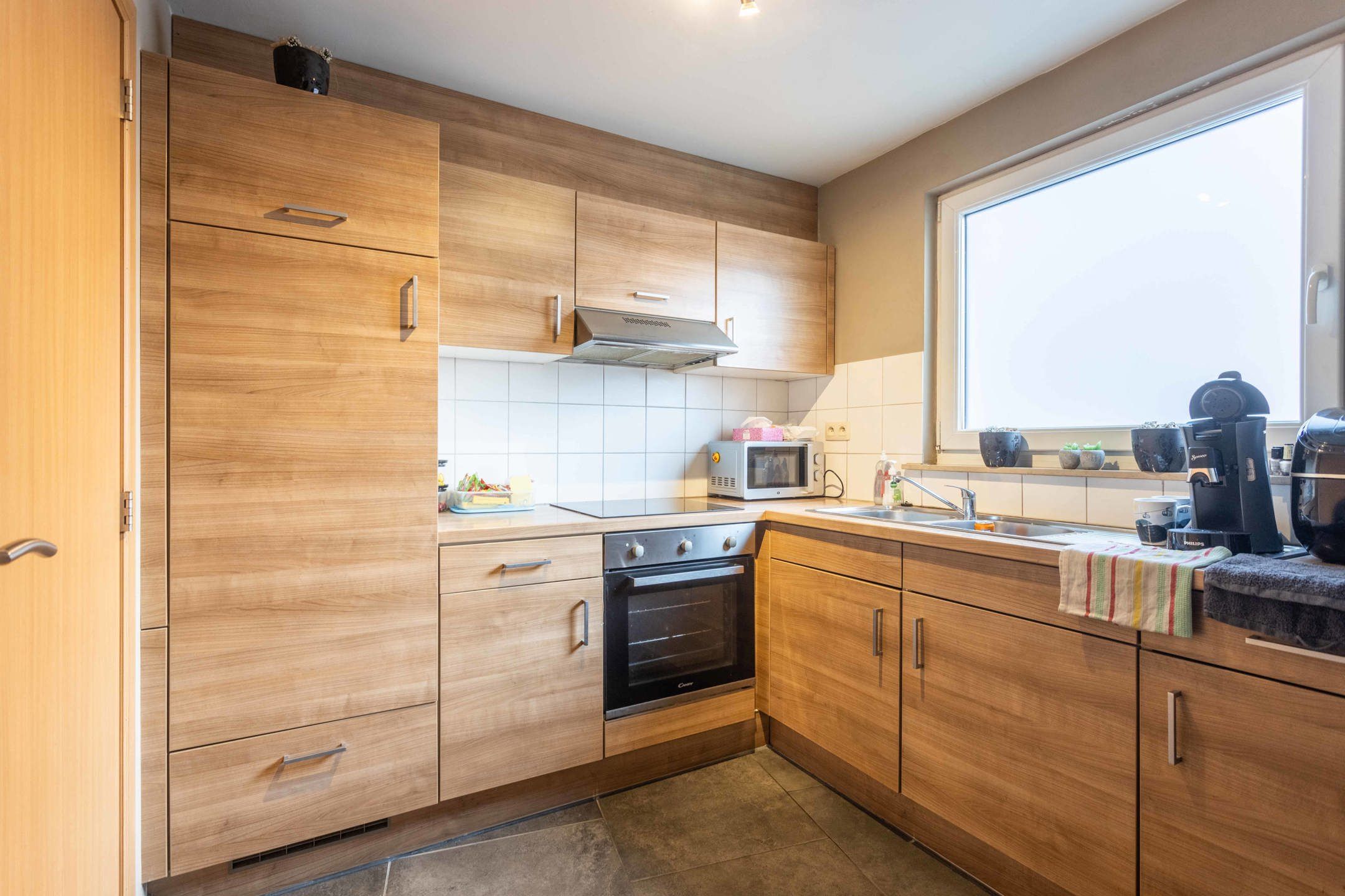 Appartement met ruim terras vlakbij het station & centrum! foto 4