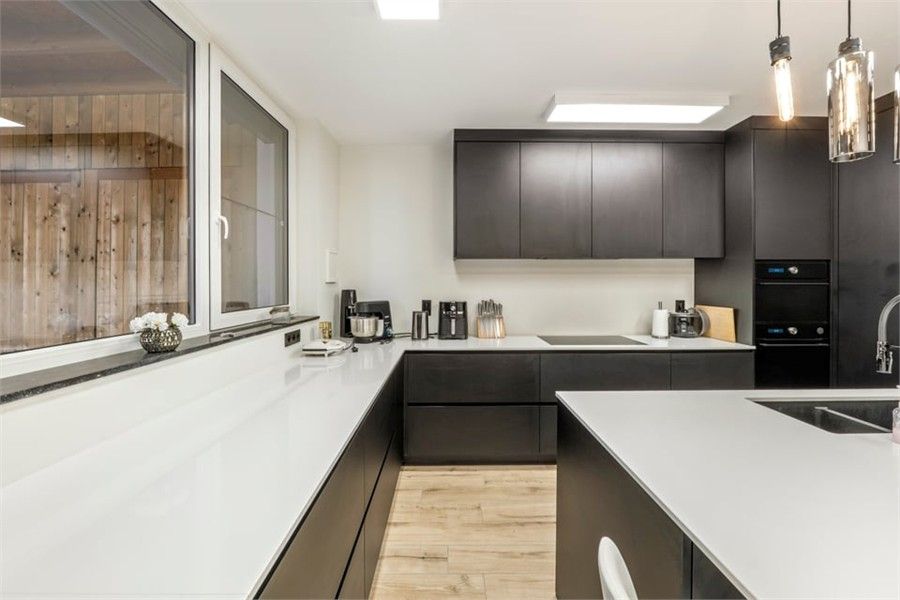 RUIME GERENOVEERDE WONING OP EEN ZEER GOEDE LOCATIE foto 12