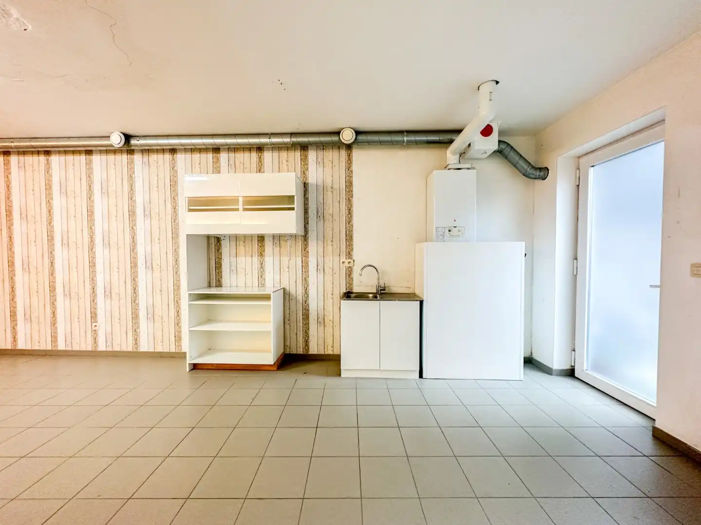 Instapklare handelsruimte voor winkel of kantoor, centrum Torhout foto 5