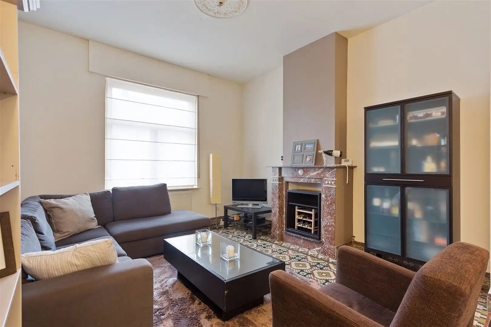 Ruime, lichtrijke woning met terras TE HUUR foto 4