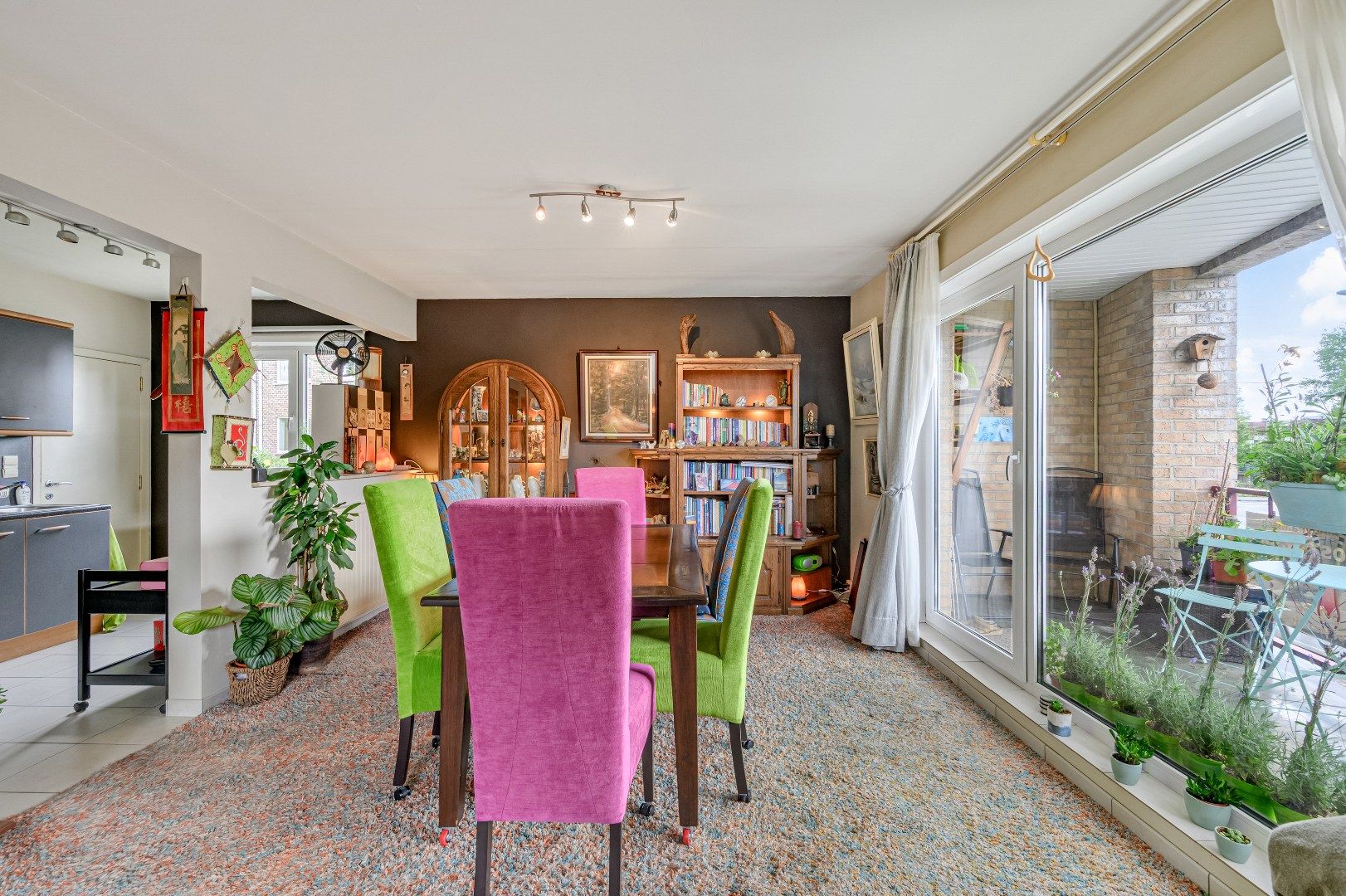 Lichtrijk twee-slaapkamer appartement in Gent, vlak bij natuurreservaat Bourgoyen-Ossemeersen foto 8