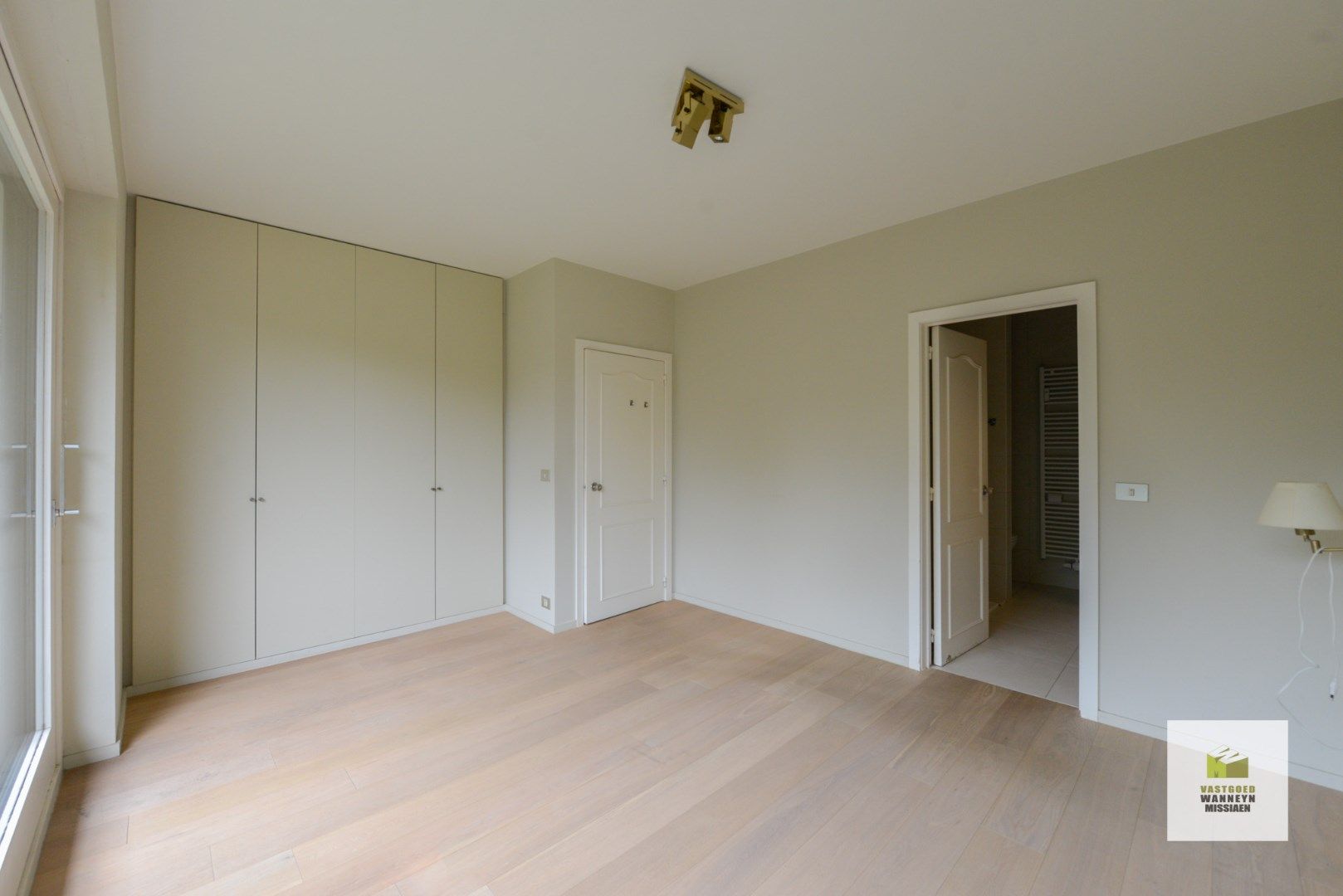 Gerenoveerd 3slpk appartement met 3 terrassen en ondergrondse staanplaats te centrum Brugge foto 25