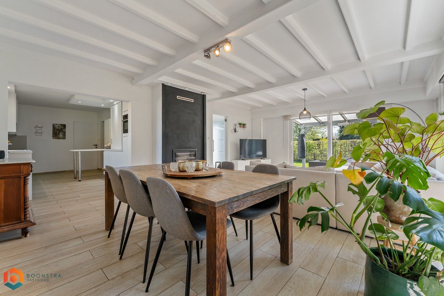 Instapklare woning met 4 slpkrs, tuin en zwembad te Sint-Katelijne-Waver foto 4
