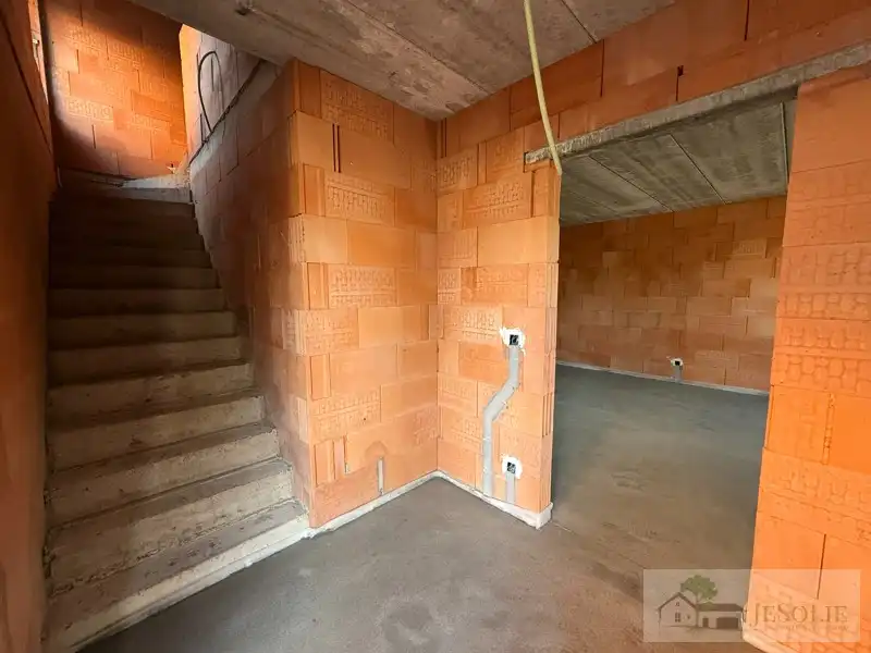Moderne, energiezuinige woning- volledig afgewerkt incl. carport. foto 5
