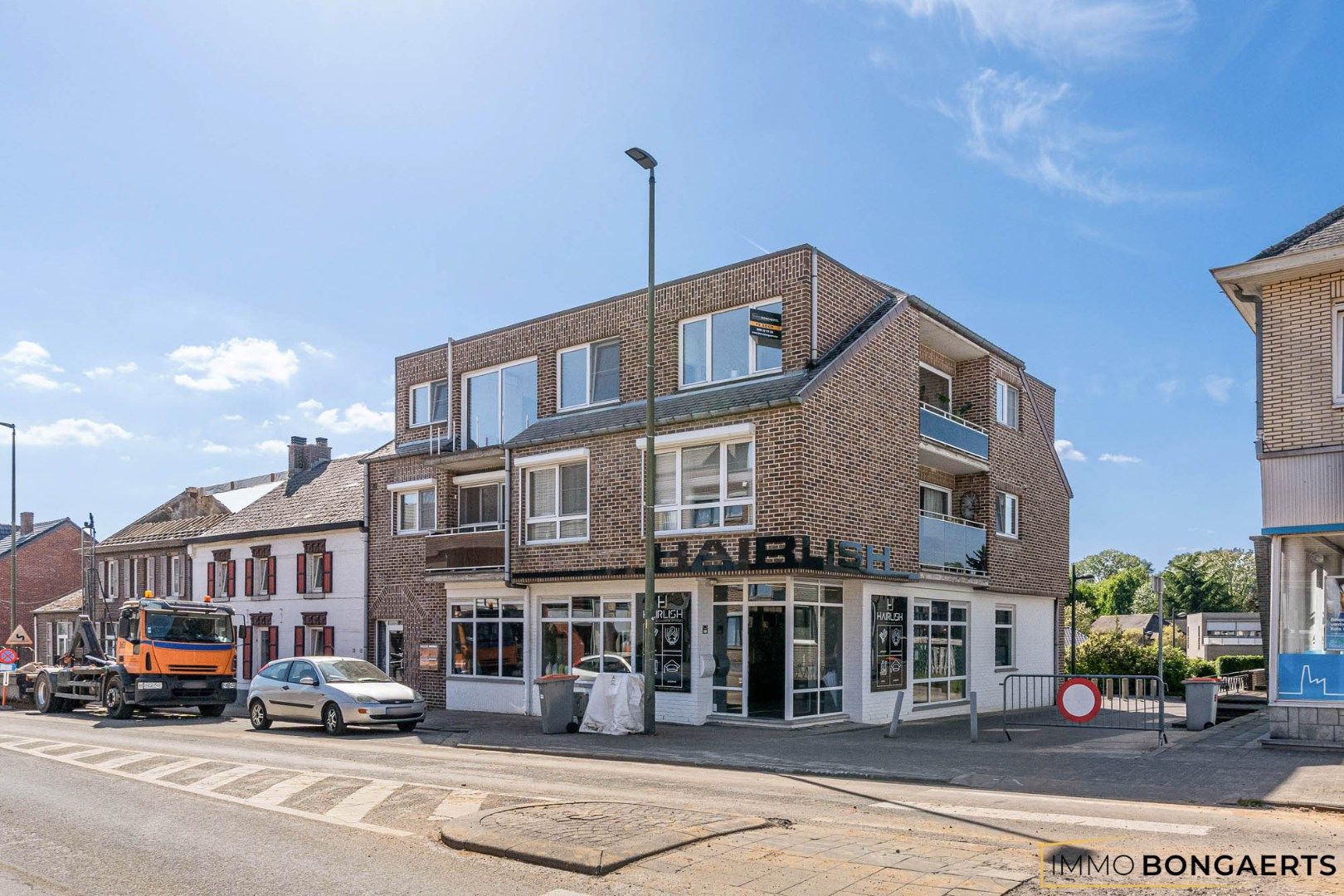 Gerenoveerd appartement met drie slaapkamers foto 20