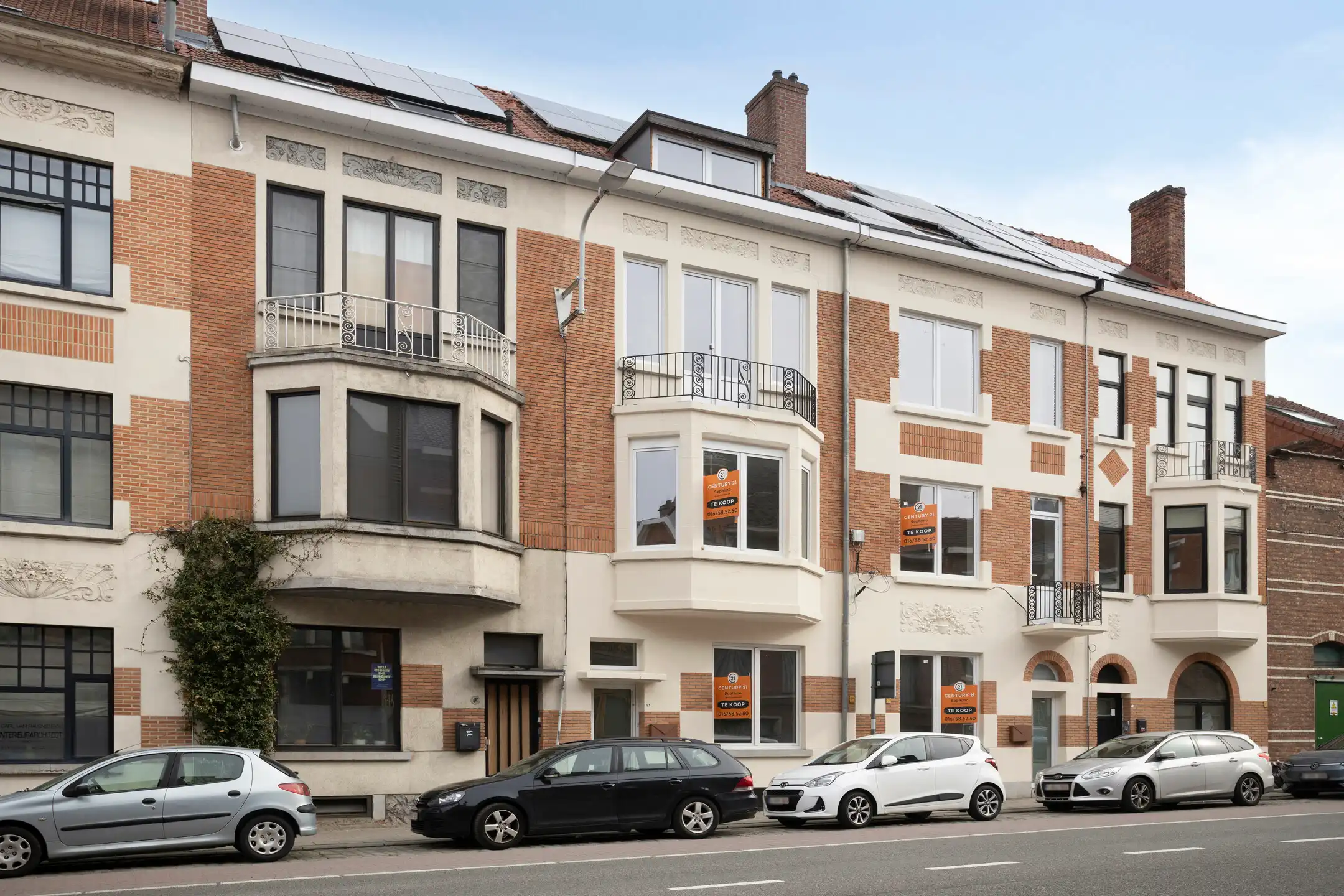 Instapklaar herenhuis (EPC A) met 6 slaapkamers vlakbij Leuven foto {{pictureIndex}}