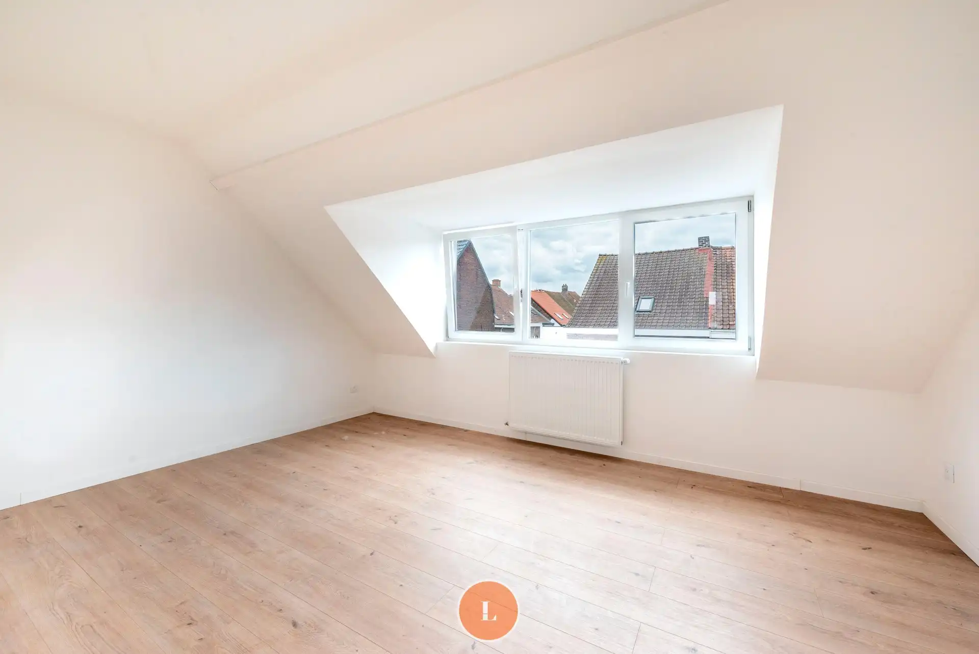 Instapklare, volledig gerenoveerde woning met 4 slaapkamers en 2 badkamers. foto 13