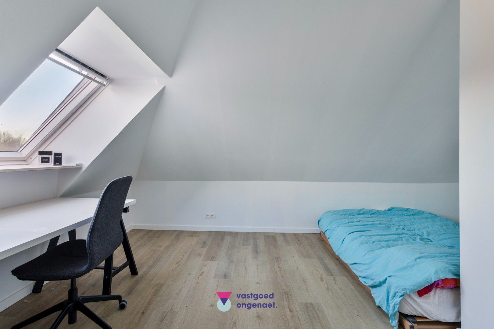 Ruime halfopen bebouwing met zonnige tuin foto 23