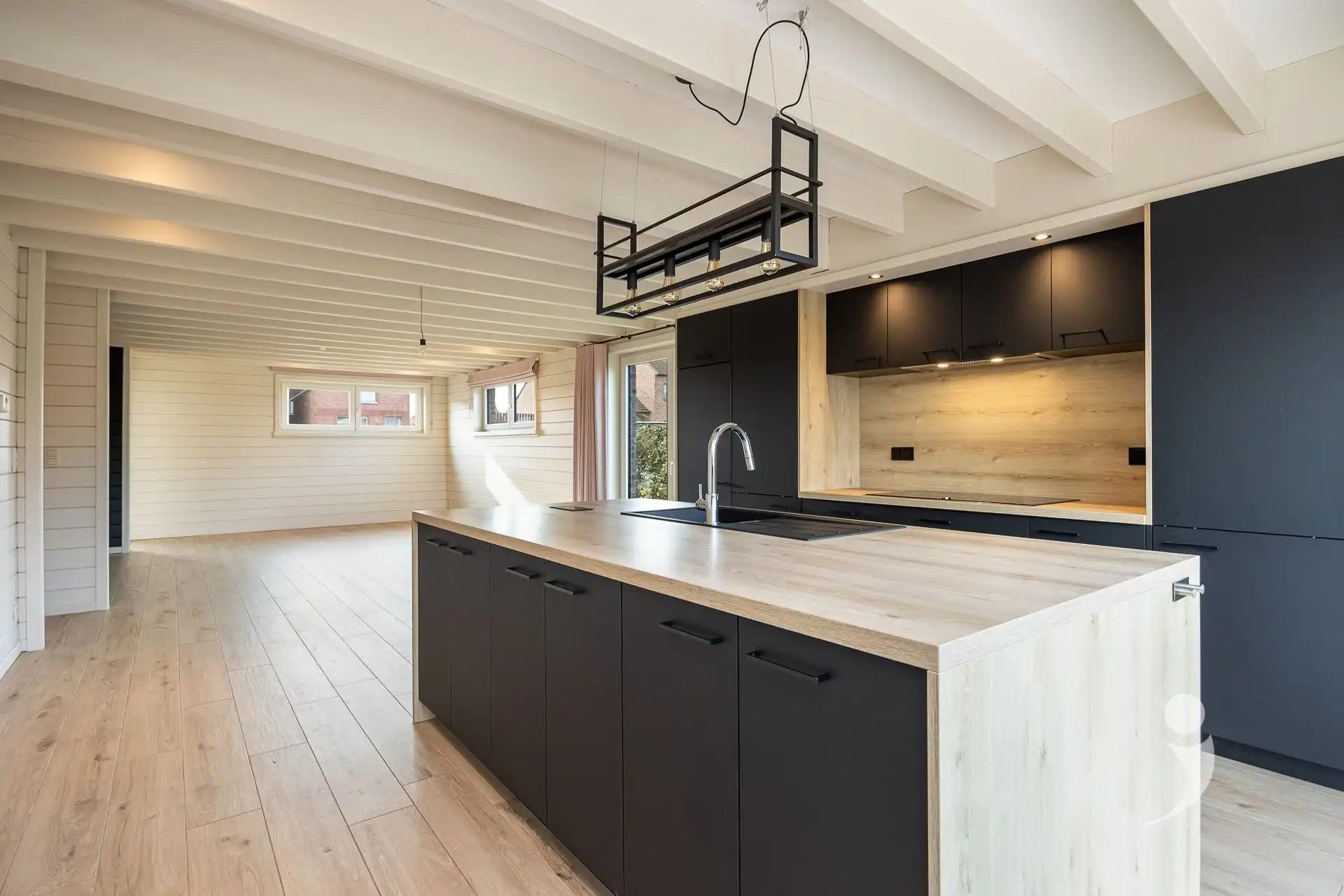 Knappe gezinswoning op een toplocatie!  foto 14