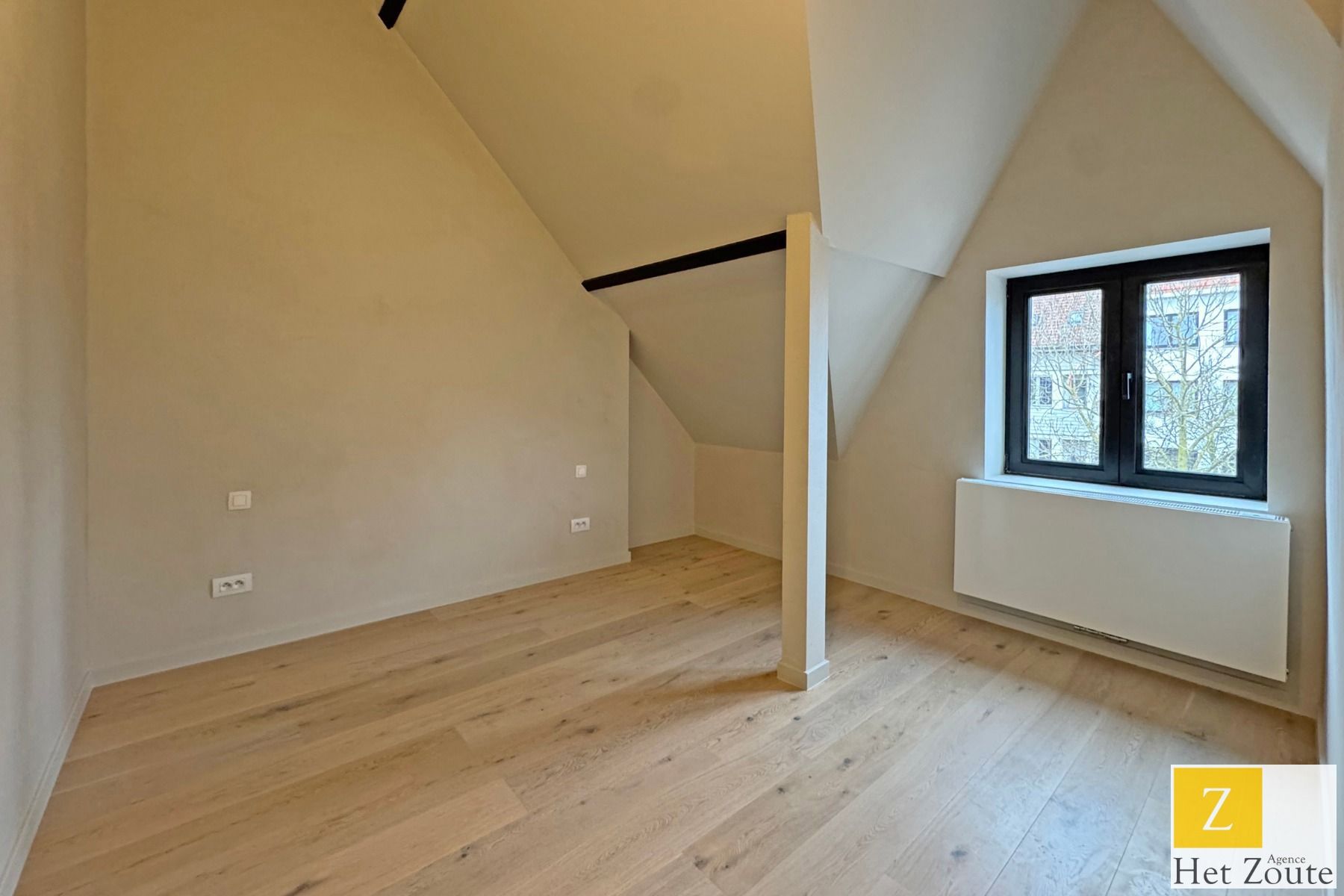 Exclusieve woning in het hart van Heist foto 24