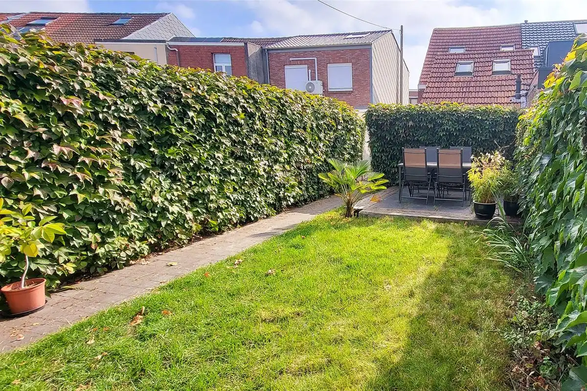 Leuke (starters)woning met zij-ingang foto 19
