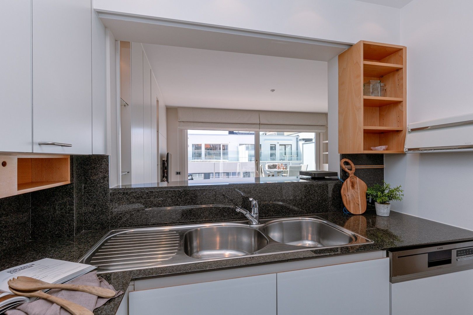 Instapklare penthouse op een topligging met zijdelings zeezicht en gelegen vlakbij het iconische Driehoeksplein. foto 9