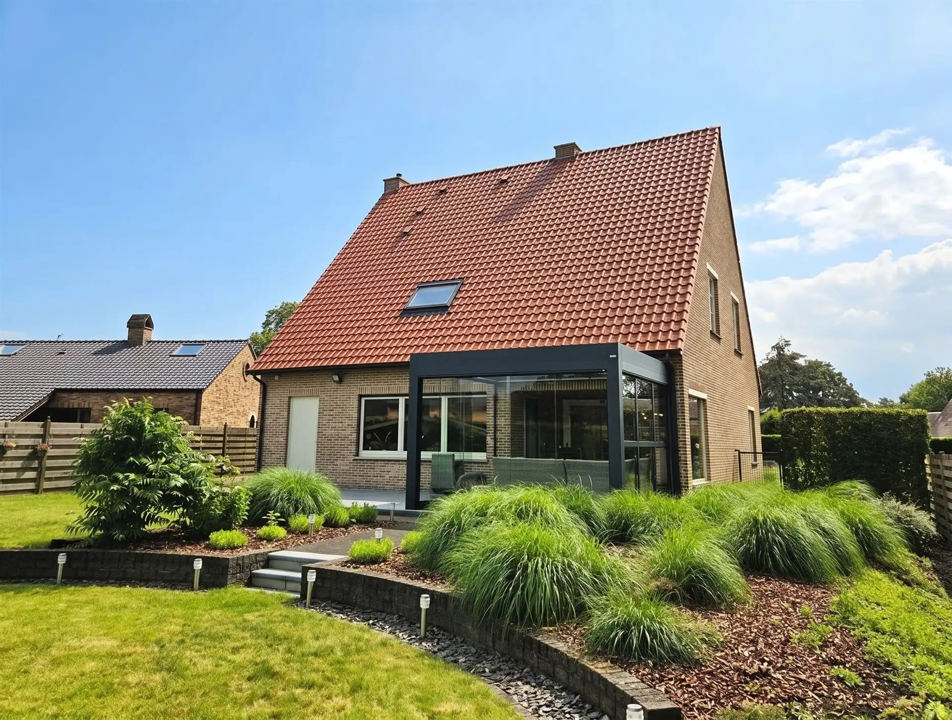 Stijlvolle woning met 4 slks op een perceel van 897m²  foto 17