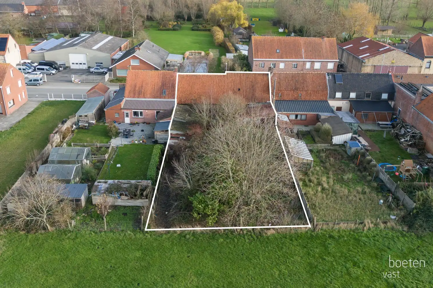 KROMBEKE: Afbraakpand op 730m² grondoppervlakte met goedgekeurde verkaveling voor 3 bouwloten, georiënteerd naar de avondzon. foto 2