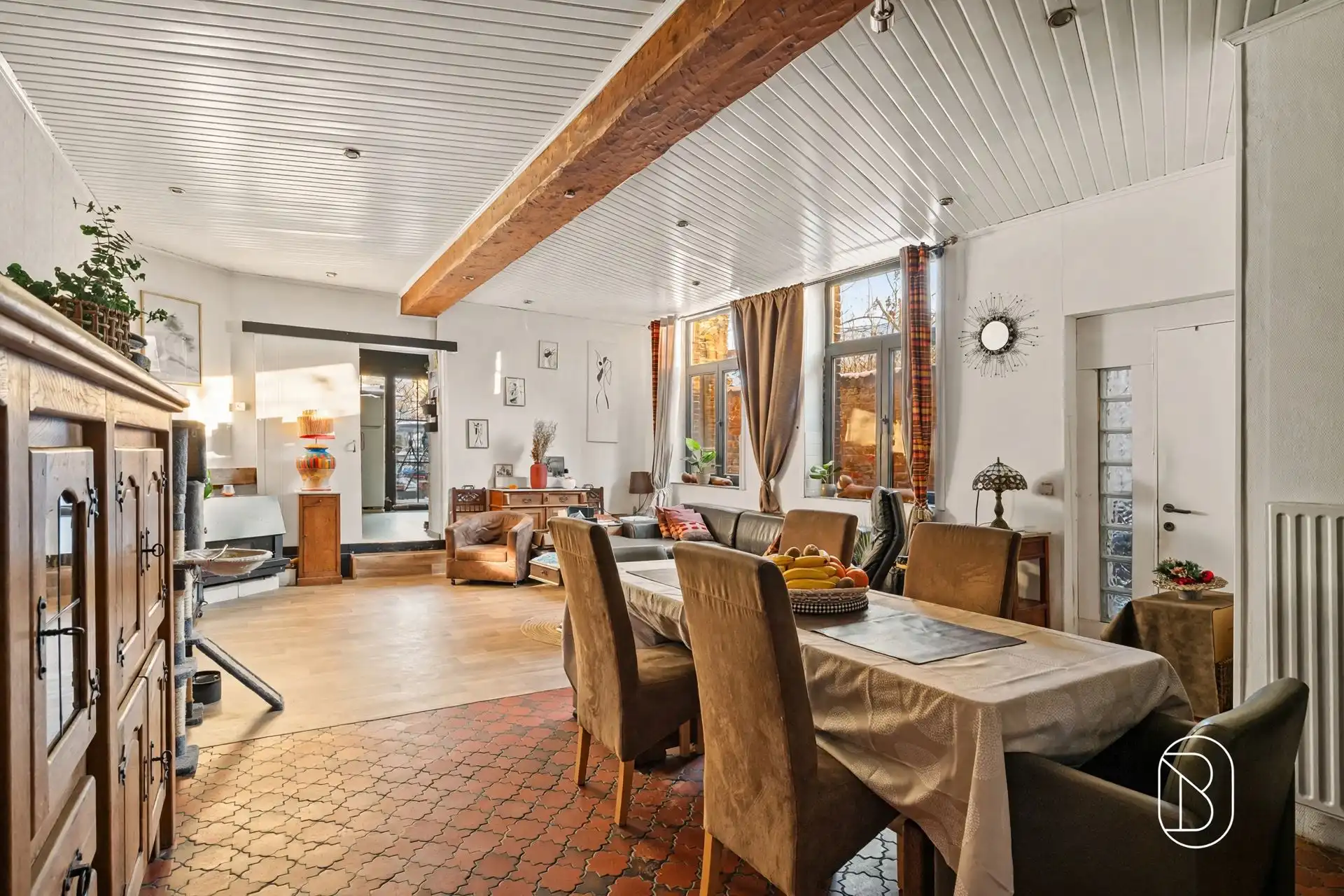 Grote karakterwoning met 5 slaapkamers en dakappartement. foto 4