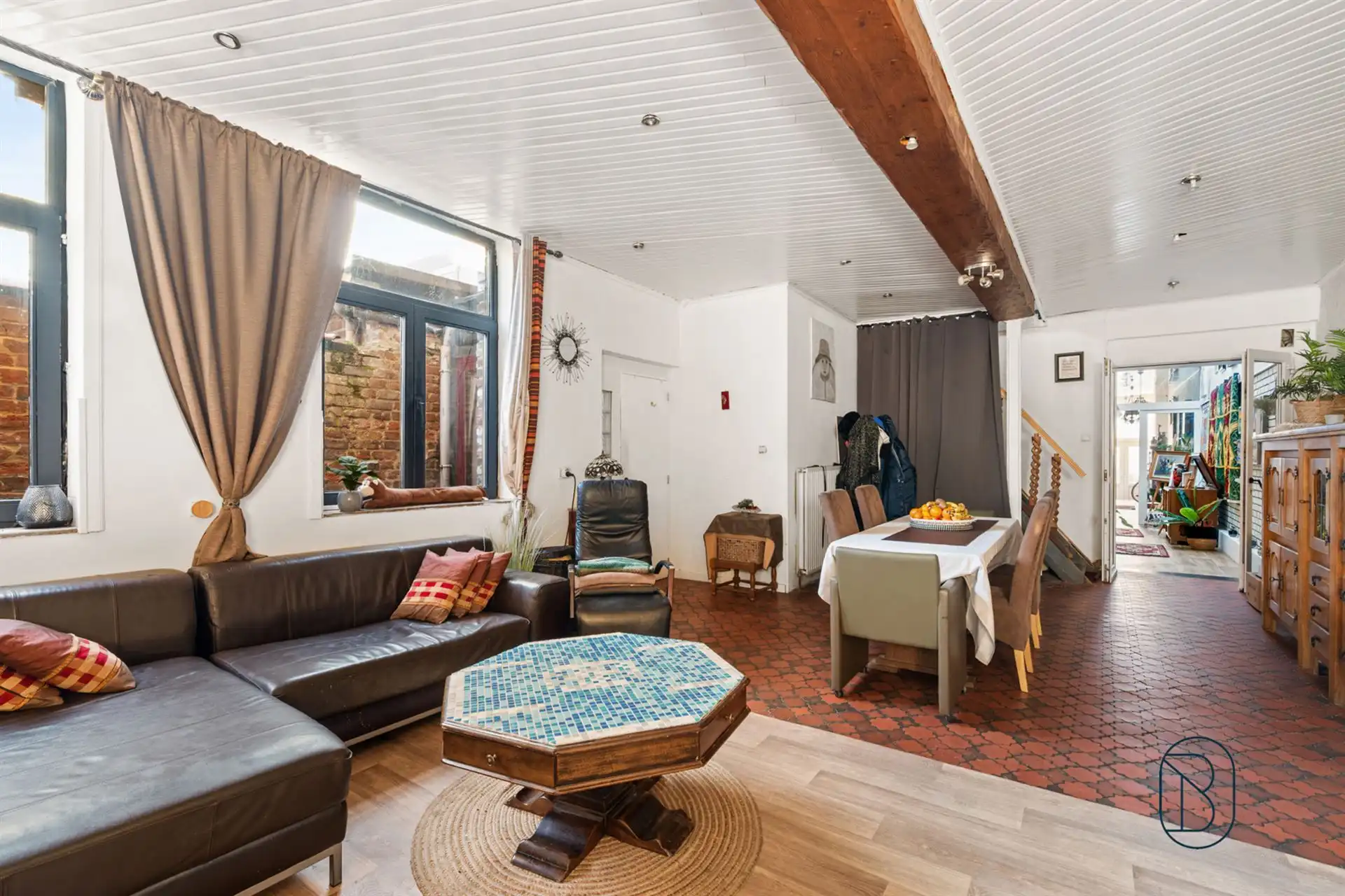 Grote karakterwoning met 5 slaapkamers en dakappartement. foto 6