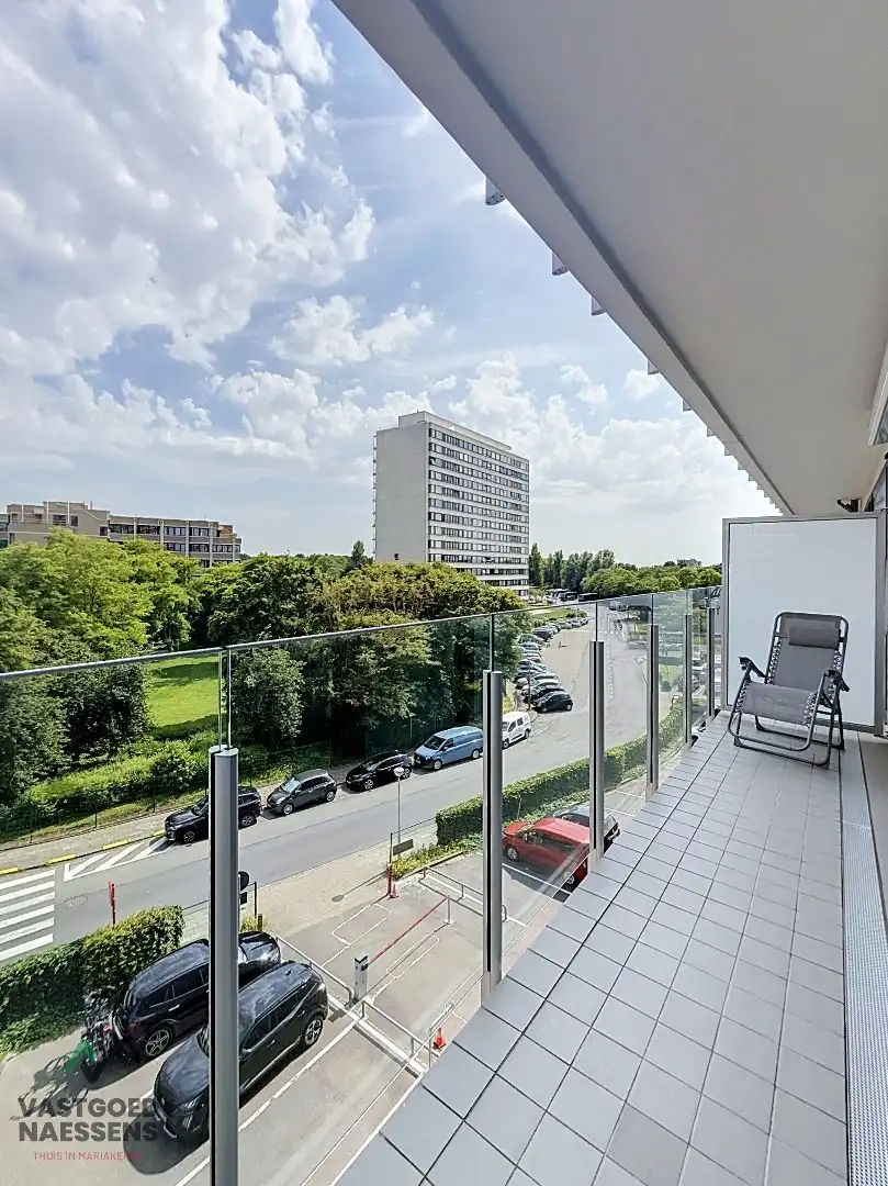 SCHITTEREND VERNIEUWD 2 SLPK APP MET  TERRAS EN ZICHT OP HAVEN foto 5