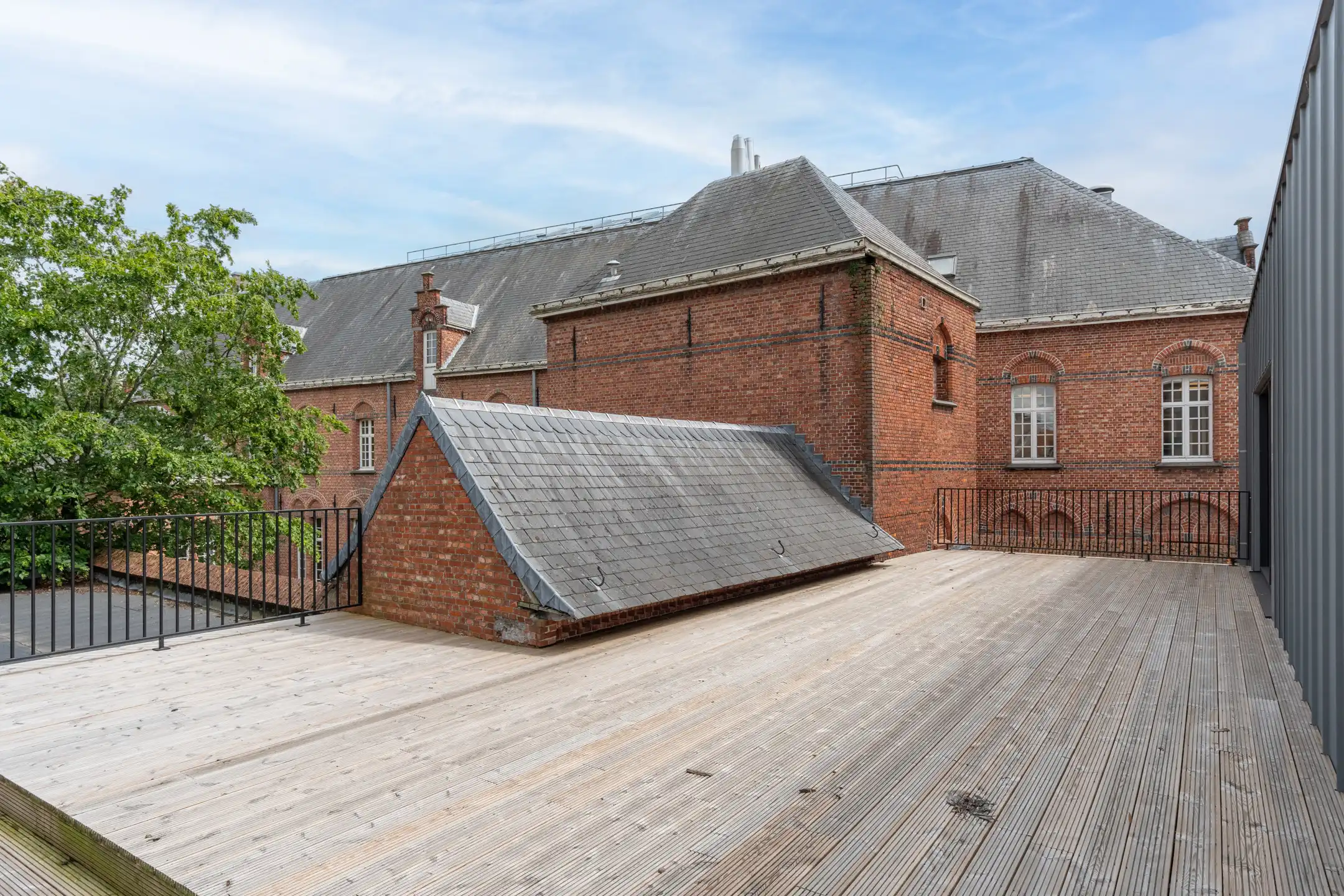 Knappe en lichte loft op de eerste verd. met 2 gr. terrassen foto 3