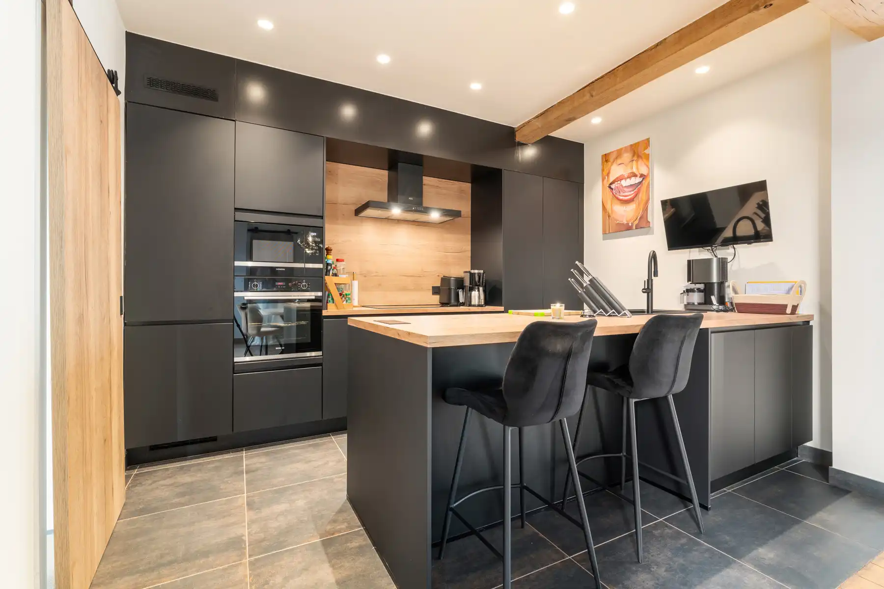 Charmante gerenoveerde woning met 3 slpk en 2 garages  foto 9