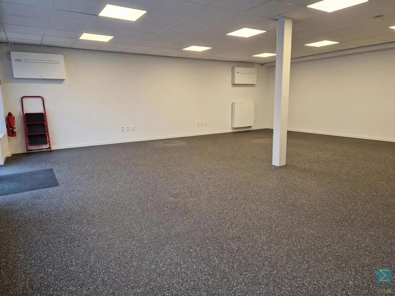 Commerciële ruimte te huur foto 3