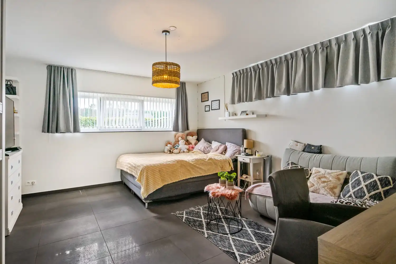 Instapklare energiezuinige villa met 4 zeer ruime slpkrs en ruime inpandige garage op 1006m2 foto 11