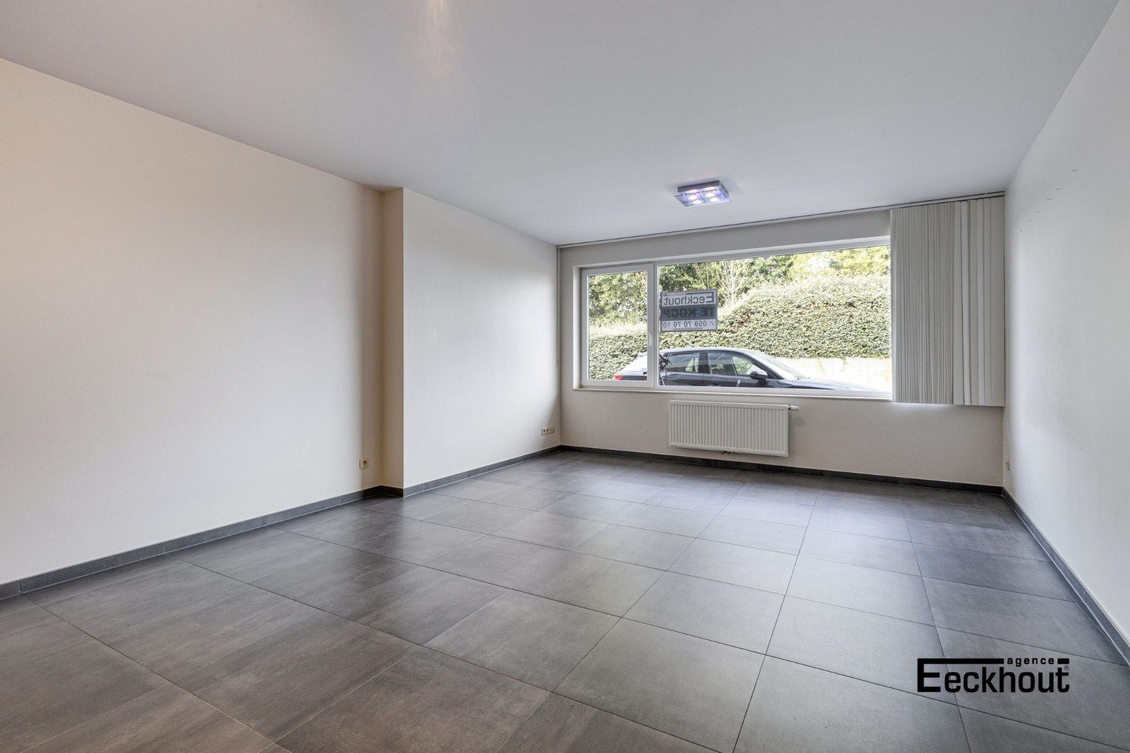Instapklaar 2-slaapkamer appartement met ruim terras gelegen aan de Spuikom te Bredene! foto 2