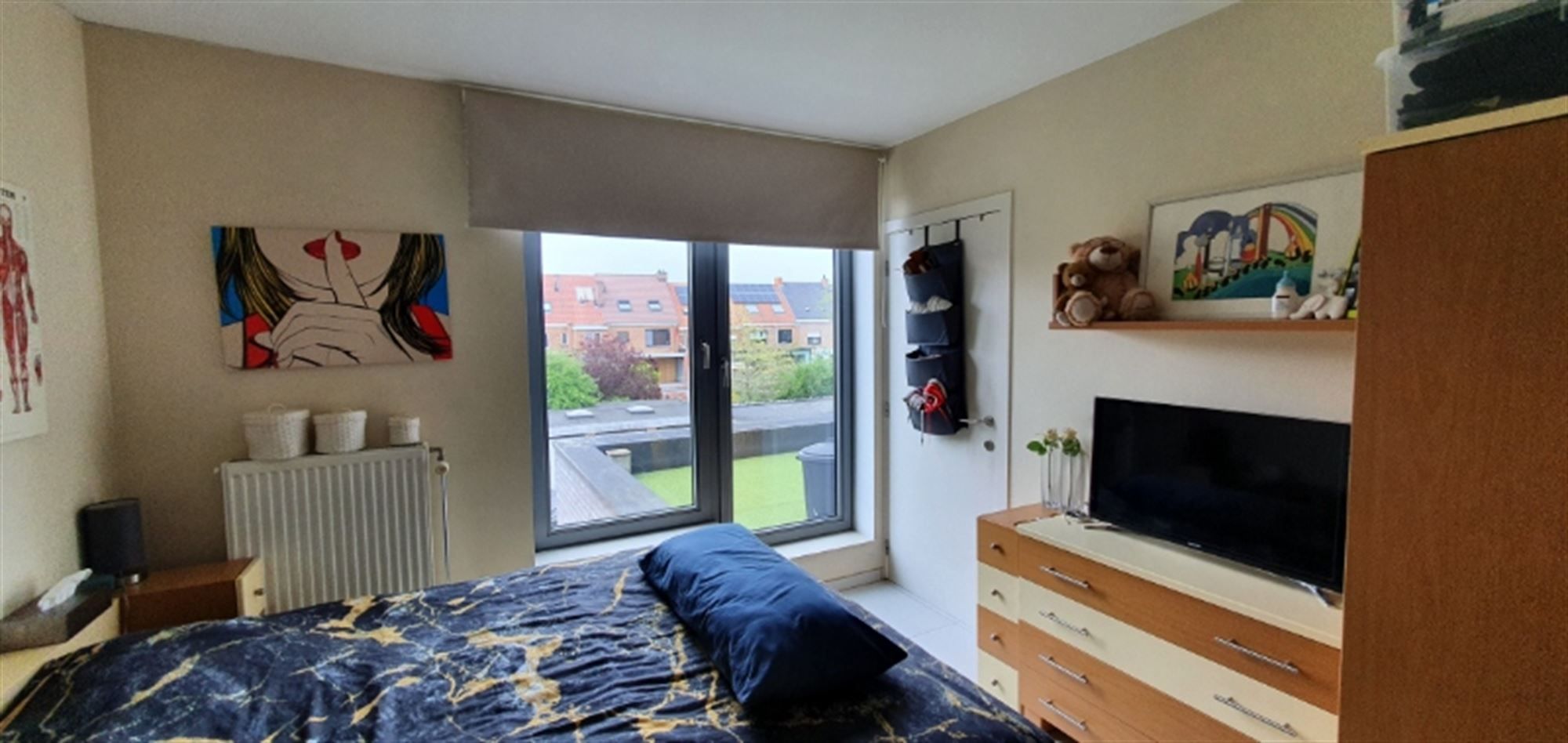 Modern appartement met terras foto 11