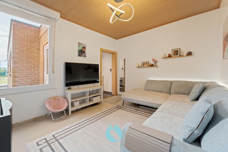 Rustig gelegen starterswoning met grote tuin foto 6