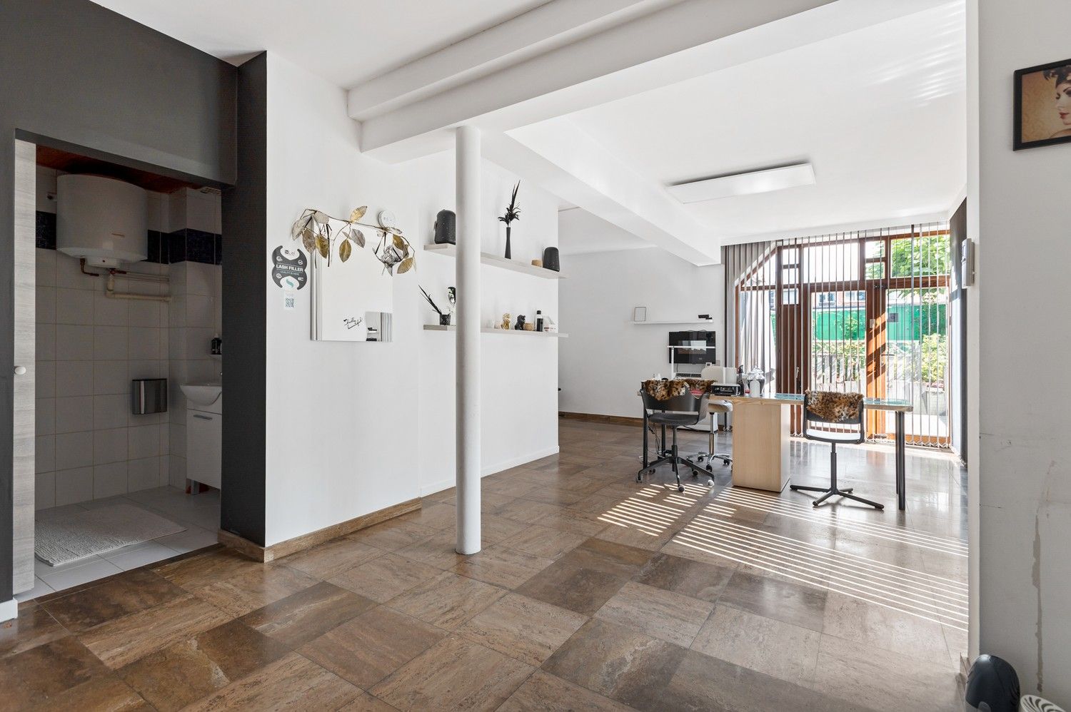 Ruim huis met 3 slaapkamers, tuin en garage te Deurne! foto 6