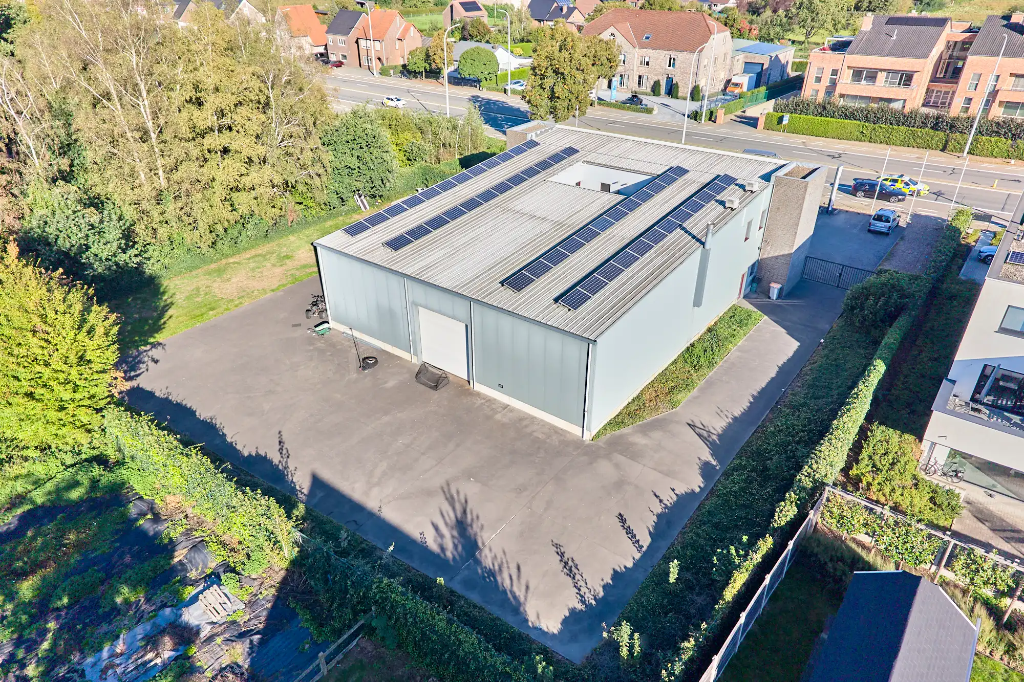 TE KOOP Dilsen-Stokkem: bedrijfsgebouw met appartementen foto 4