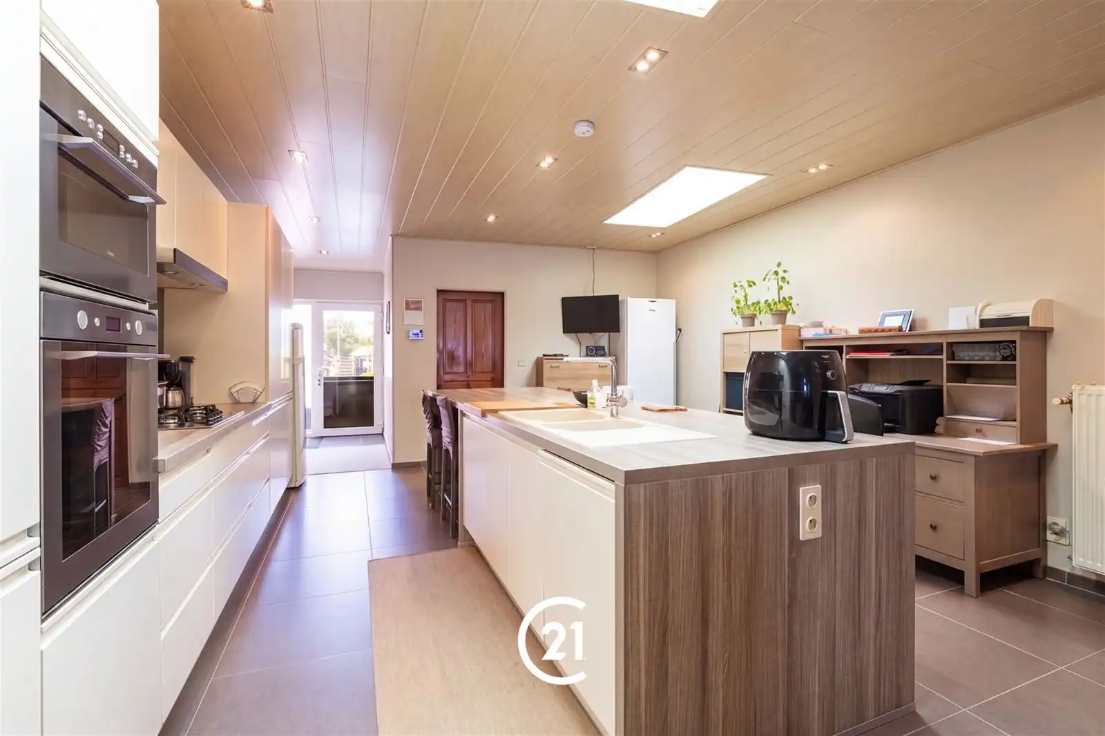 Instapklare woning met verzorgde tuin te Kruisem! foto 5