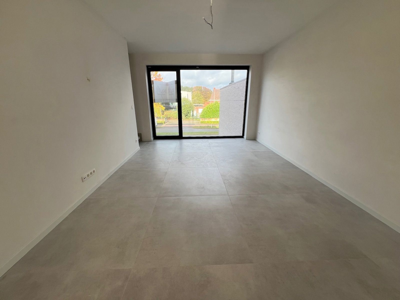 6% BTW - Duplex met 2 slpk, terras en bovengrondse parking foto 11