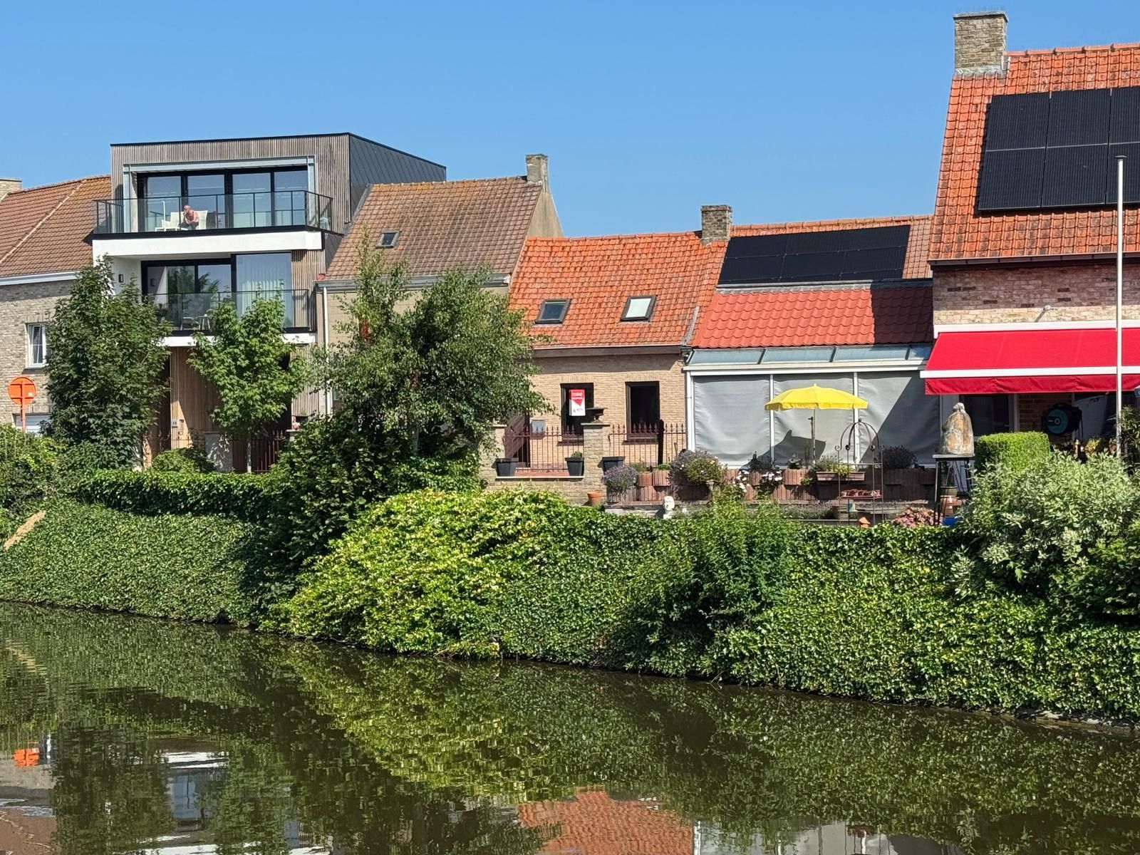 Gezinswoning met twee slaapkamers en tuin  foto 18