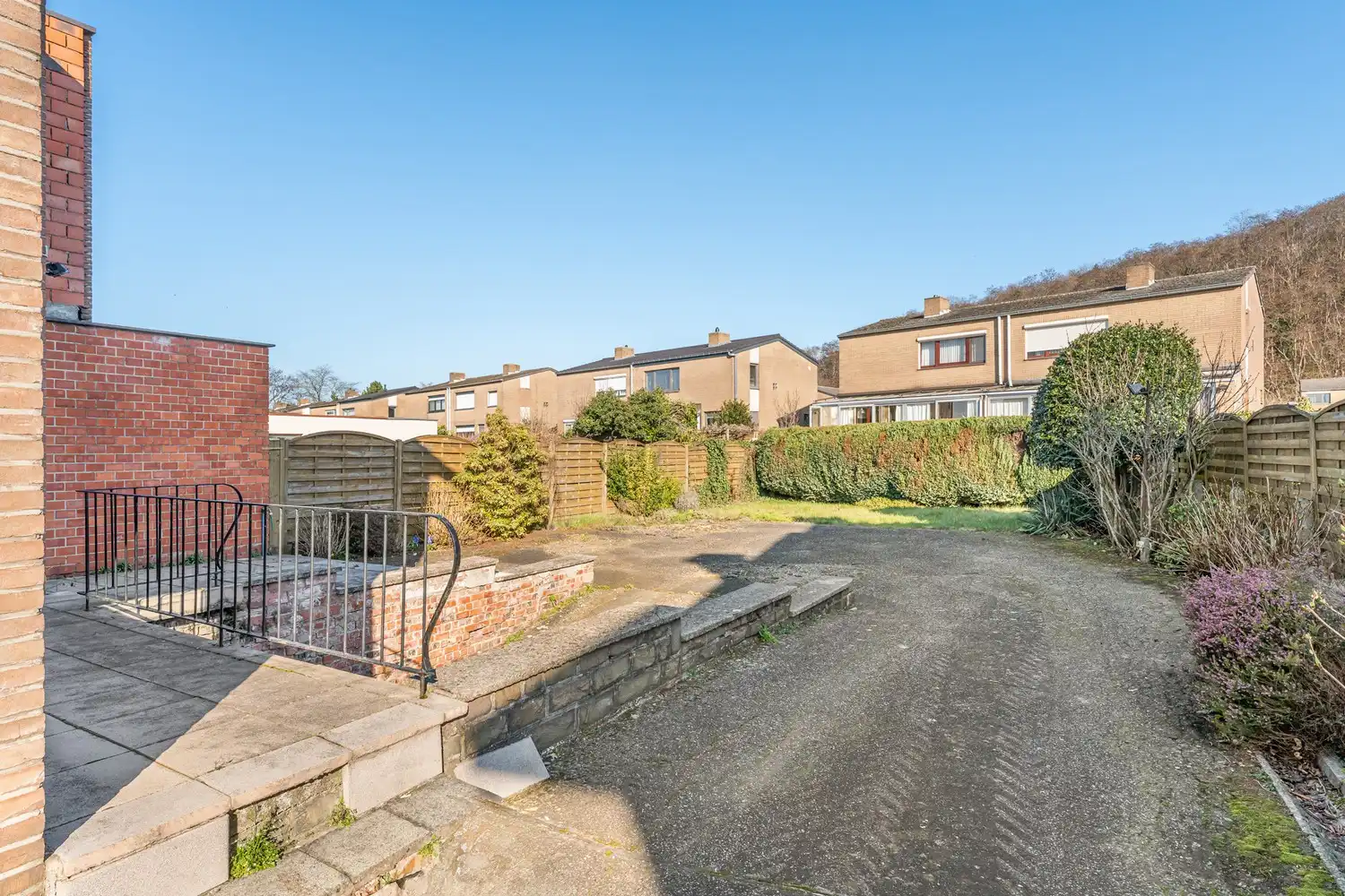 Goed gelegen en half open woning met 3 ruime slaapkamers, een extra leefruimte, een garage en een tuin te Kessel-Lo! foto 24