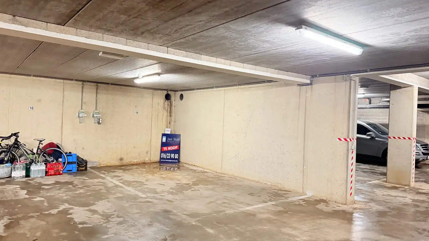 2 staanplaatsen beschikbaar: Veilig parkeren aan scherpe prijs foto 5