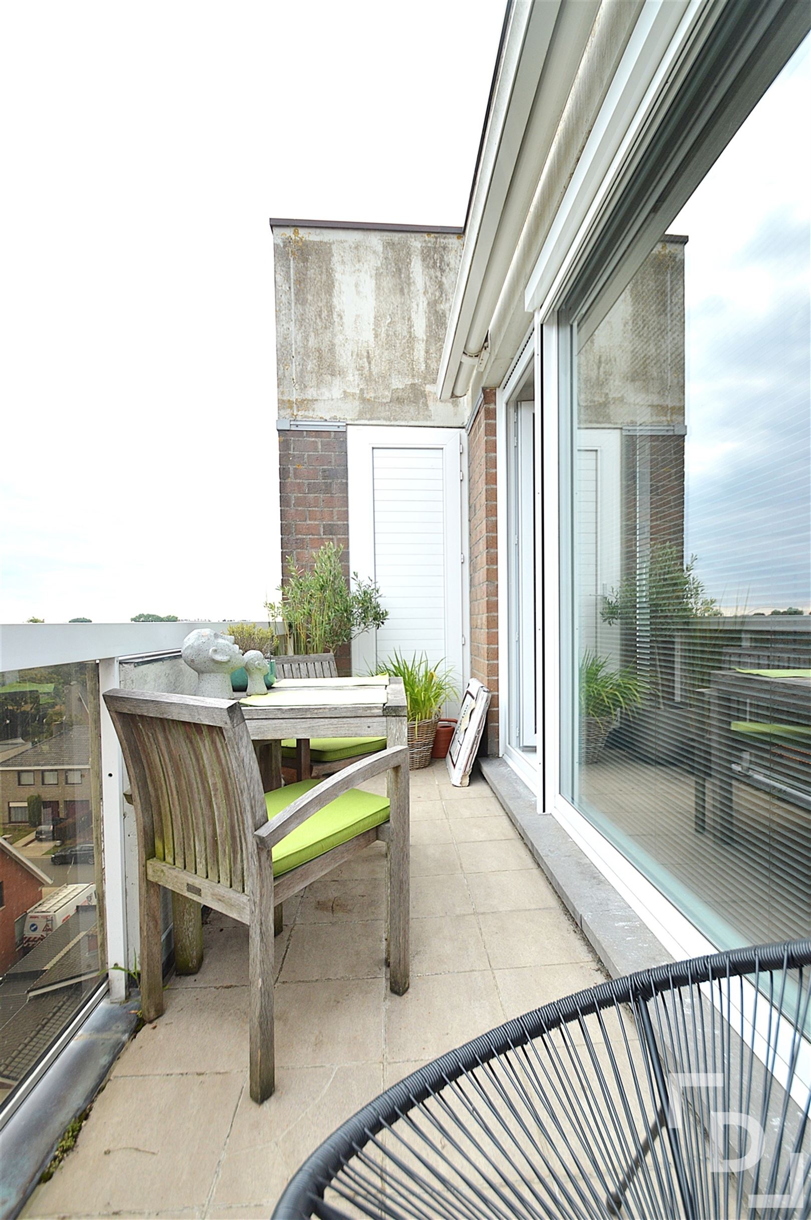 Prachtig gerenoveerd appartement met garage te huur op centrale locatie te Ieper foto 19