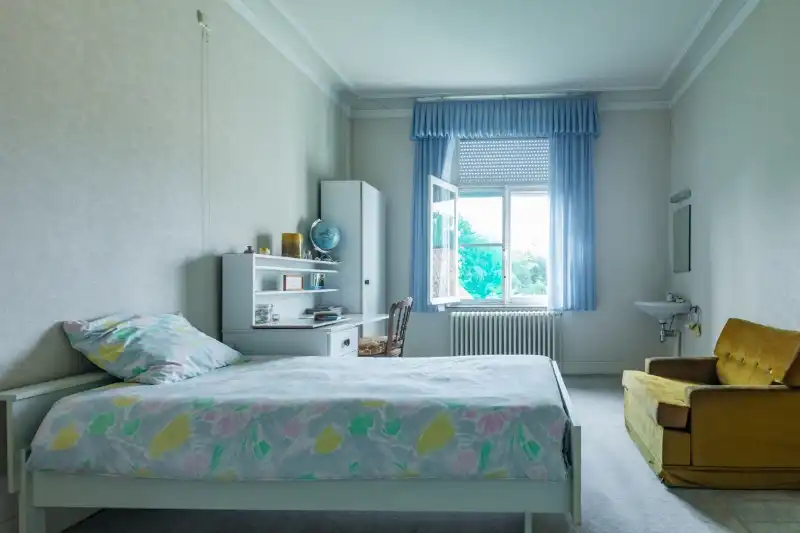 Prachtige, te renoveren, authentieke burgerwoning  met 5 slaapkamers, tuin en ruime garage. foto 21