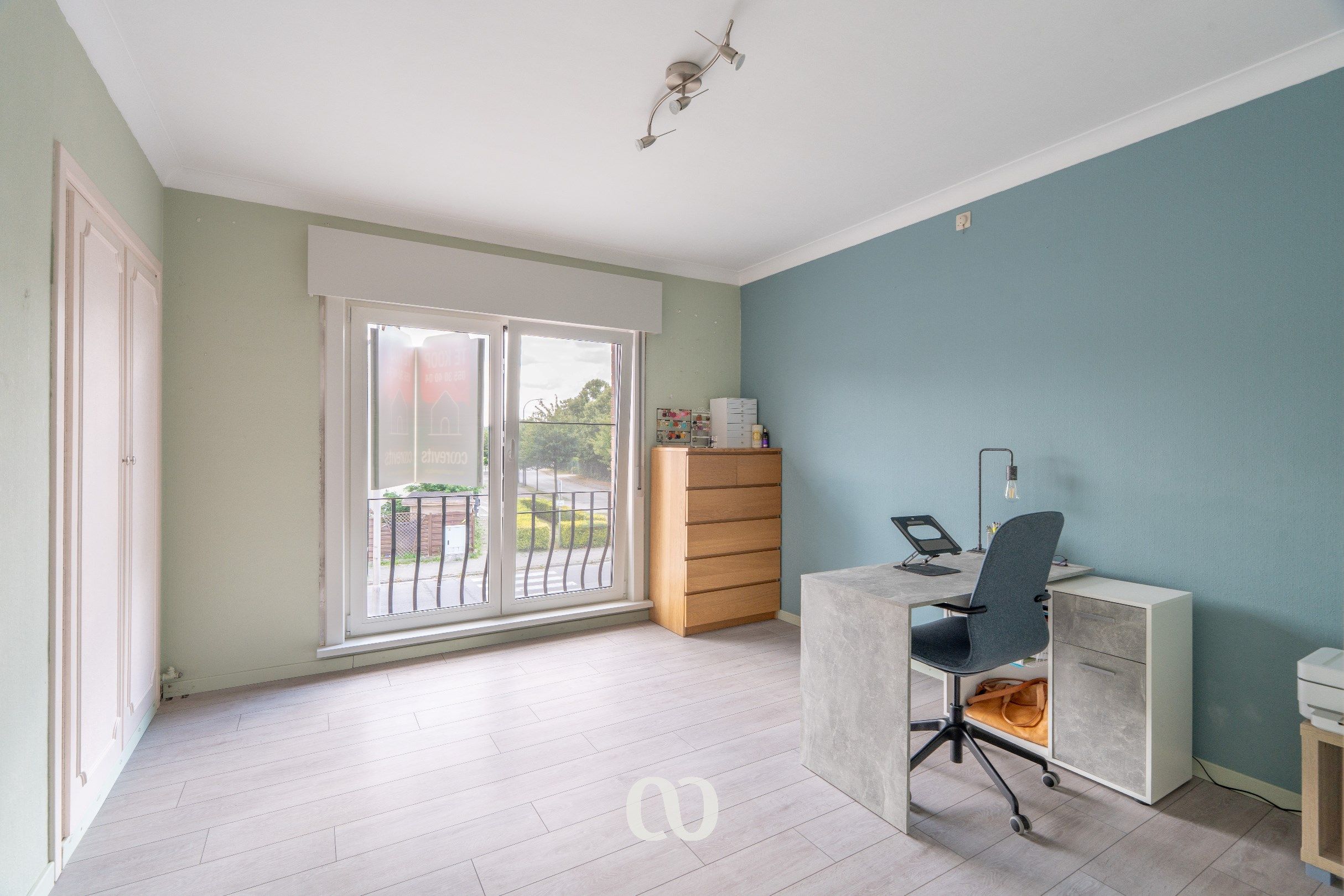 Ruime gerenoveerde woning met 4 slaapkamers in centrum Eine foto 12