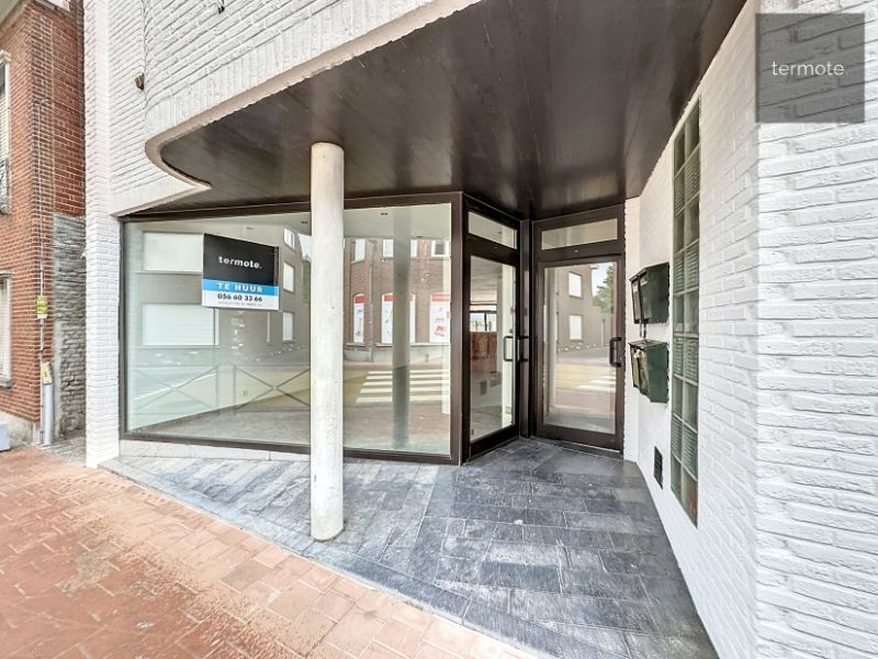 Centraal gelegen handelspand foto {{pictureIndex}}