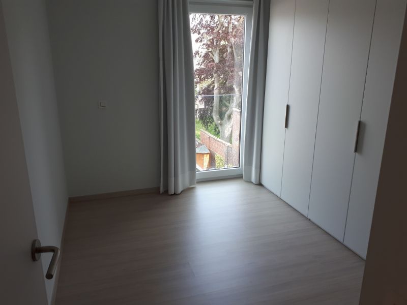 Roeselare centrum : Prachtig instapklaar nieuwbouwappartement voorzien van 2 slaapkamers en zuidgericht terras. (maximale bewoning 3 personen) foto 9