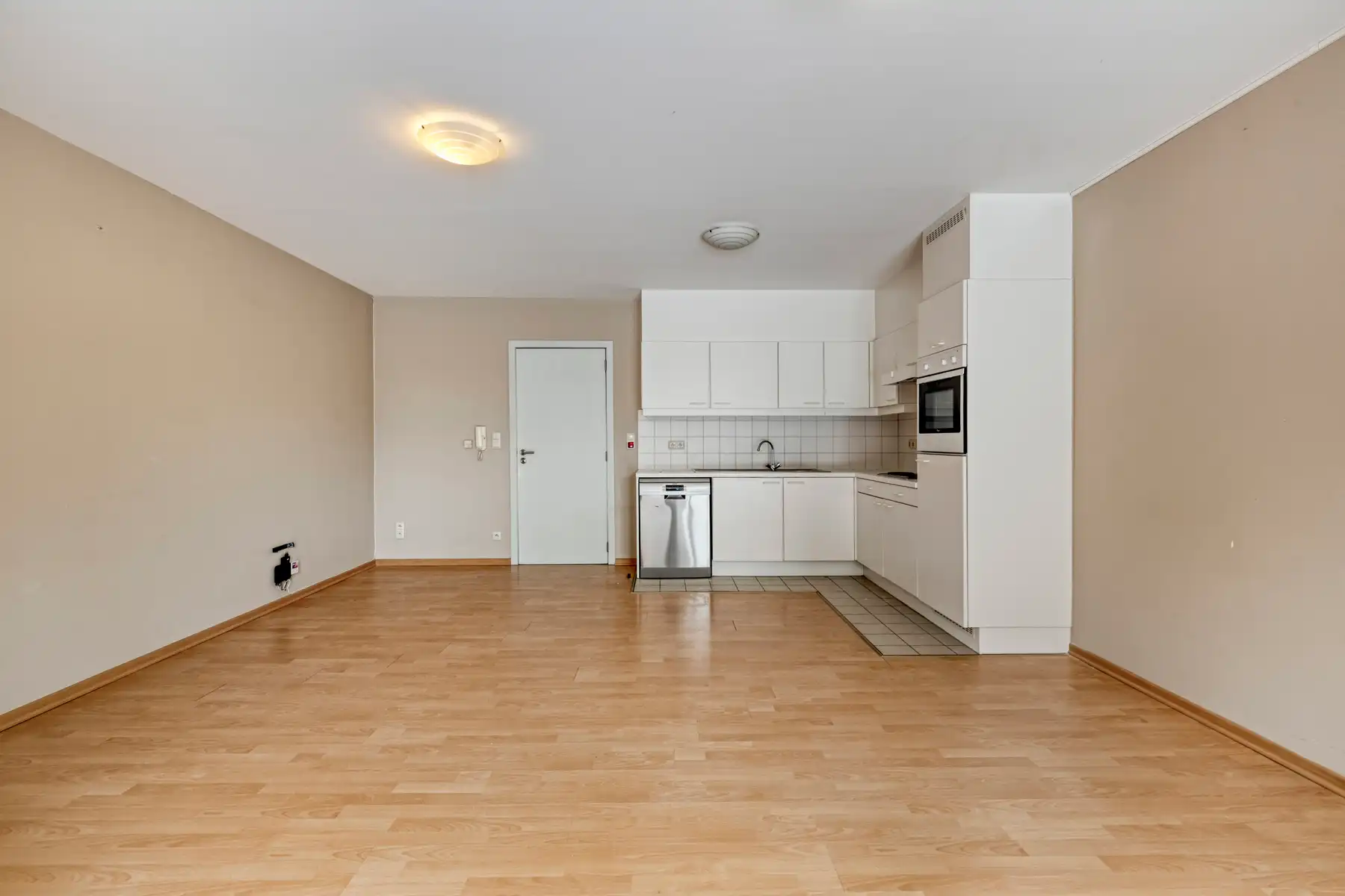 Gelijkvloersappartement met tuintje en garage foto 10